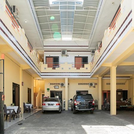 Reddoorz Syariah Near Jembatan Merah Plaza Krembangan Exterior foto