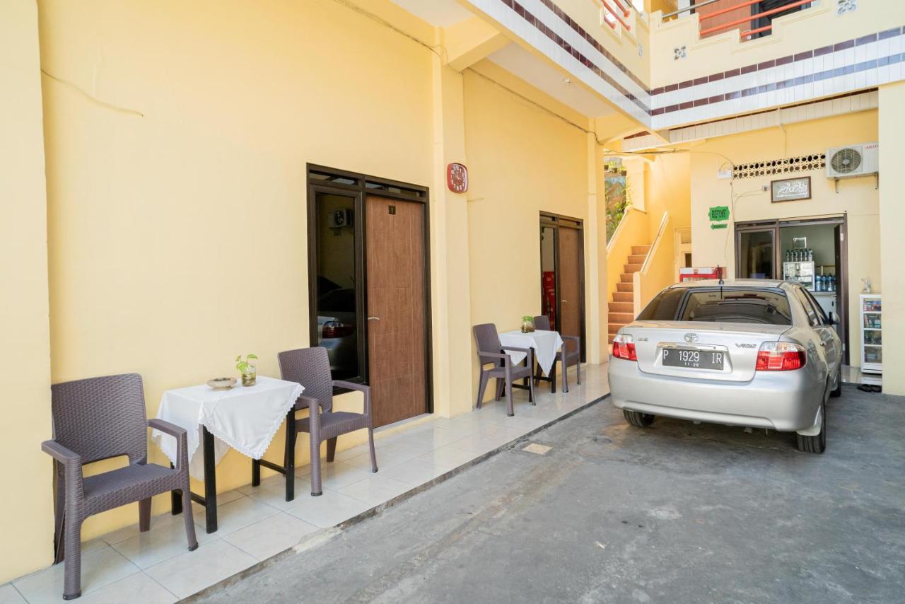 Reddoorz Syariah Near Jembatan Merah Plaza Krembangan Exterior foto